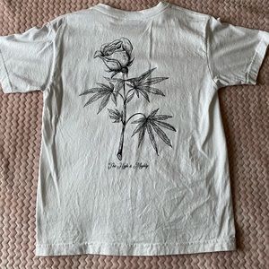 The High and Mighty white rose leaf tee top size small